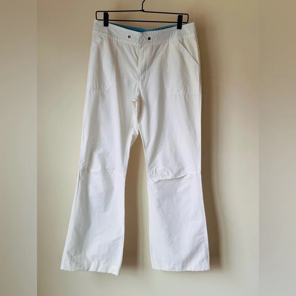 G.H. Bass & Co. White Flare Pants - Size 6